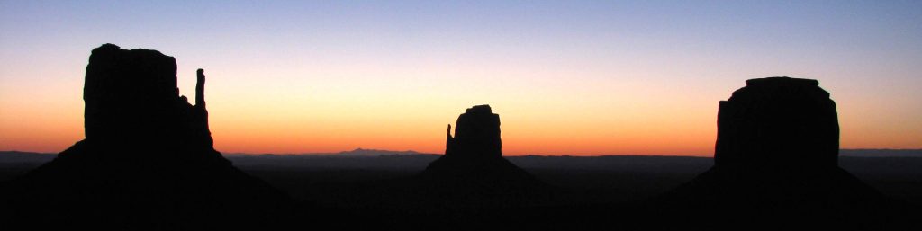 West Mitten, Est Mitten et Merrick Buttes,Monument Valley, Utah, Etats Unis