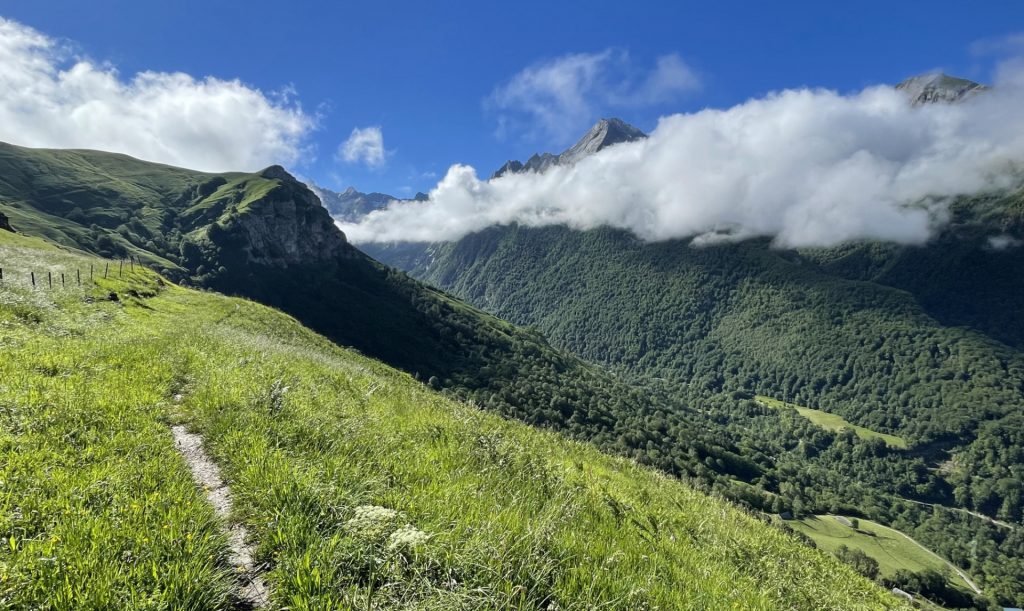Tour du Pic de Ger, Pyrénées Atlantiques, France